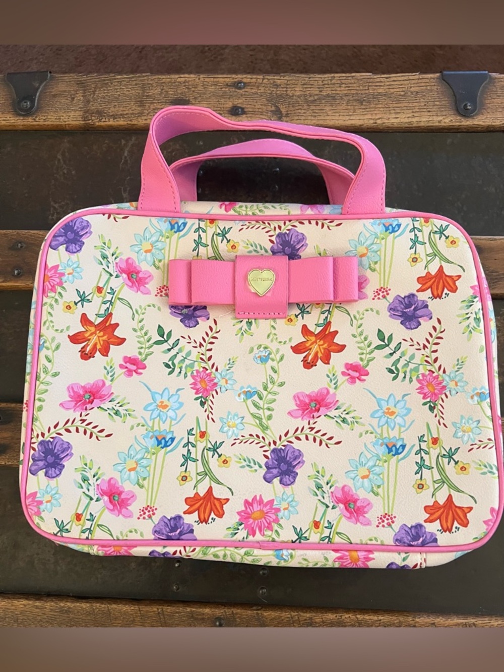 Betsey Johnson Floral Pink Bow makeup case
